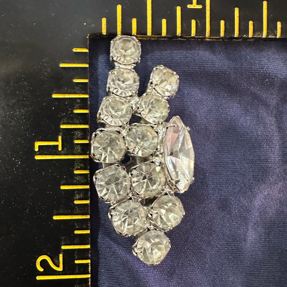 Vintage 1950s Rhinestone Paddle Clip-On Earrings Silver Tone Mid Century Sparkle - Picture 6 of 6